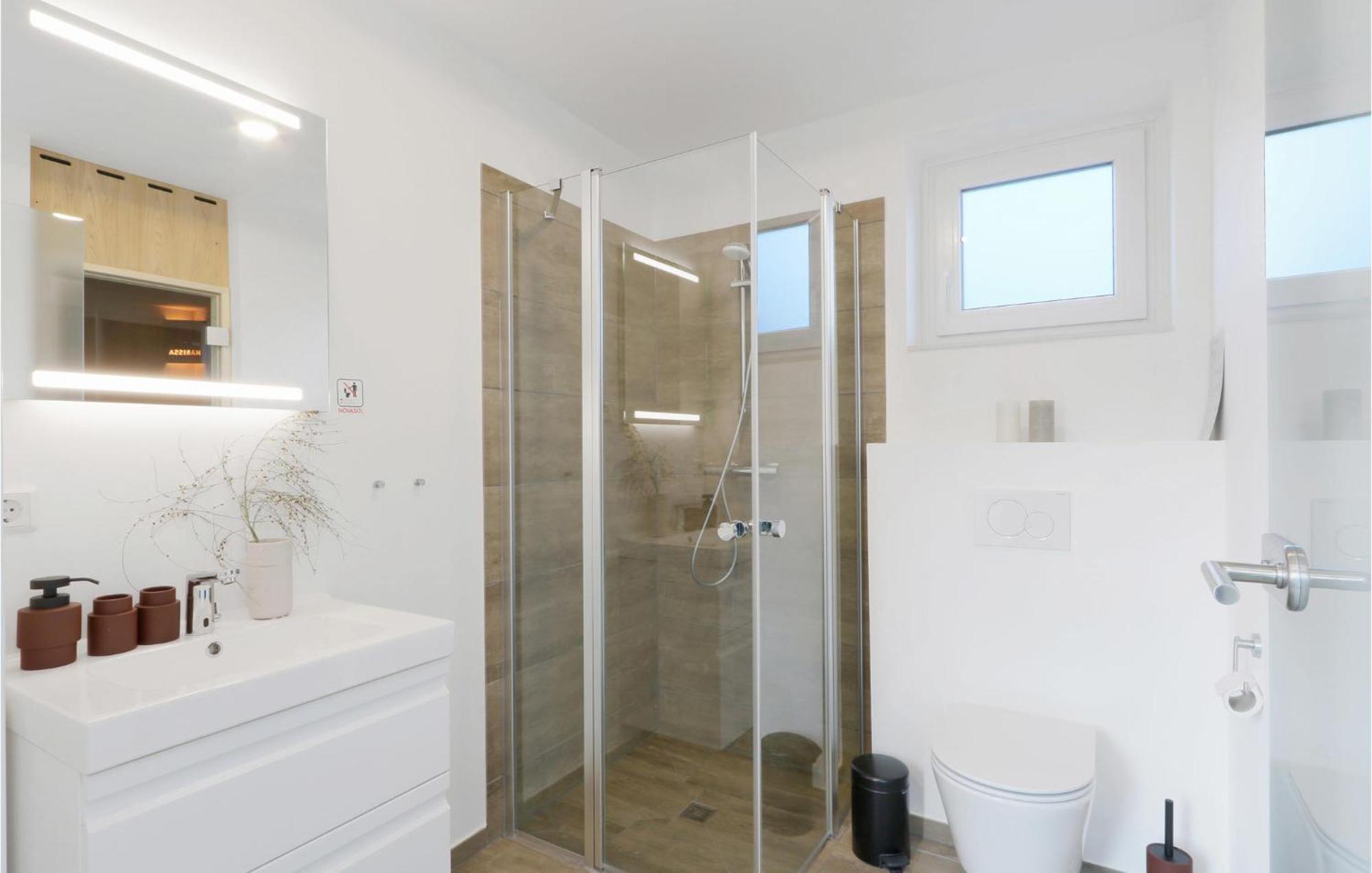 Cozy Home In Lembruch-Duemmer See With Sauna 외부 사진